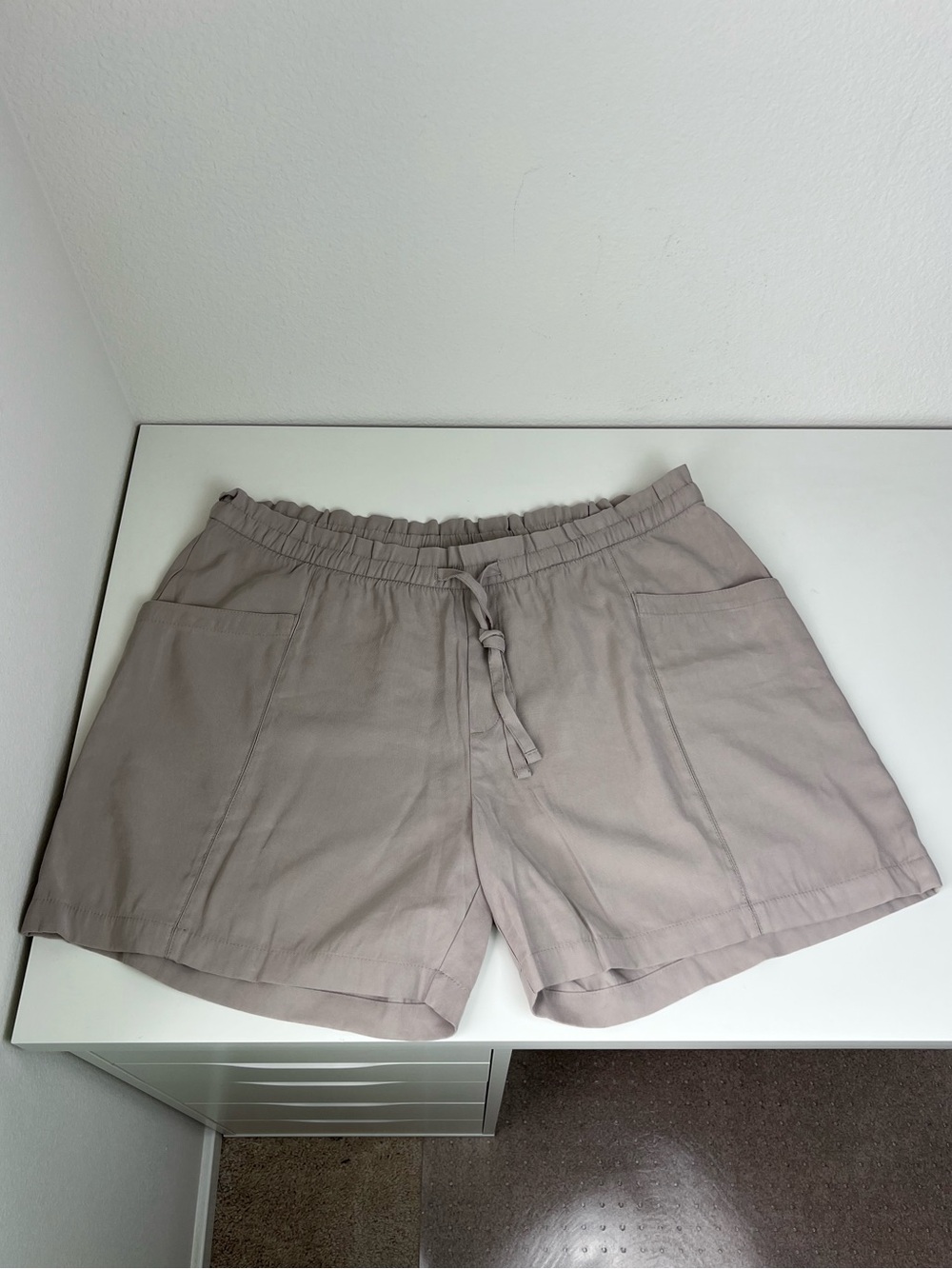 Old Navy Taupe Flowy Pull On Shorts XL Minimalist Casual Lounge Neutral